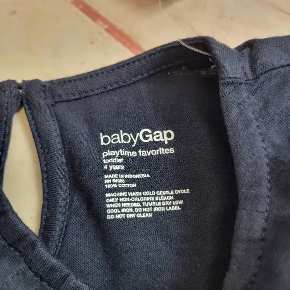 Baby Gap solid Navy top 4T